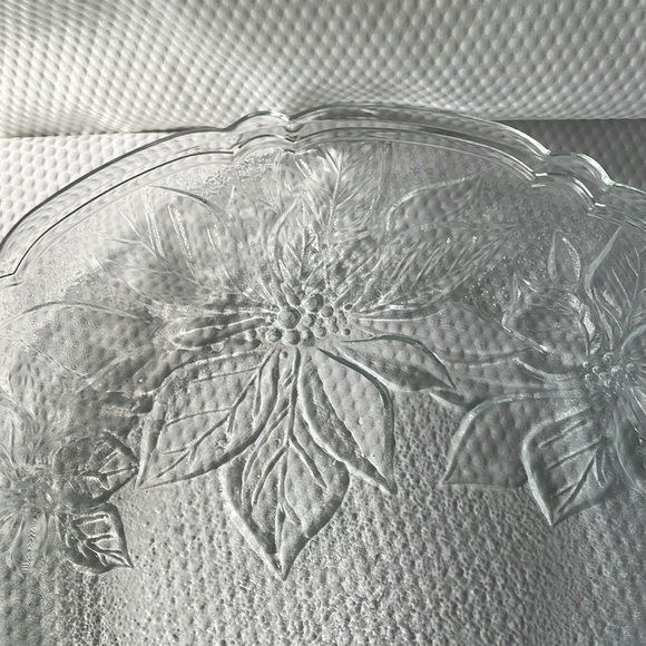 Mikasa 13” Poinsettia Christmas Platter - Picture 6 of 7